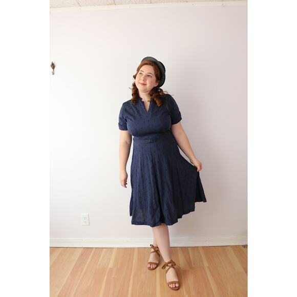 Vintage 1940s Straw Sailor Hat with Star Studs Black & White Dainty Fascinator - Picture 3 of 10